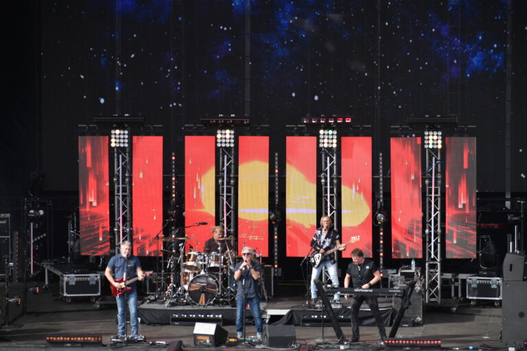 Lonestar : A Front Porch State of Mind: Why Lonestar Still Hits Home